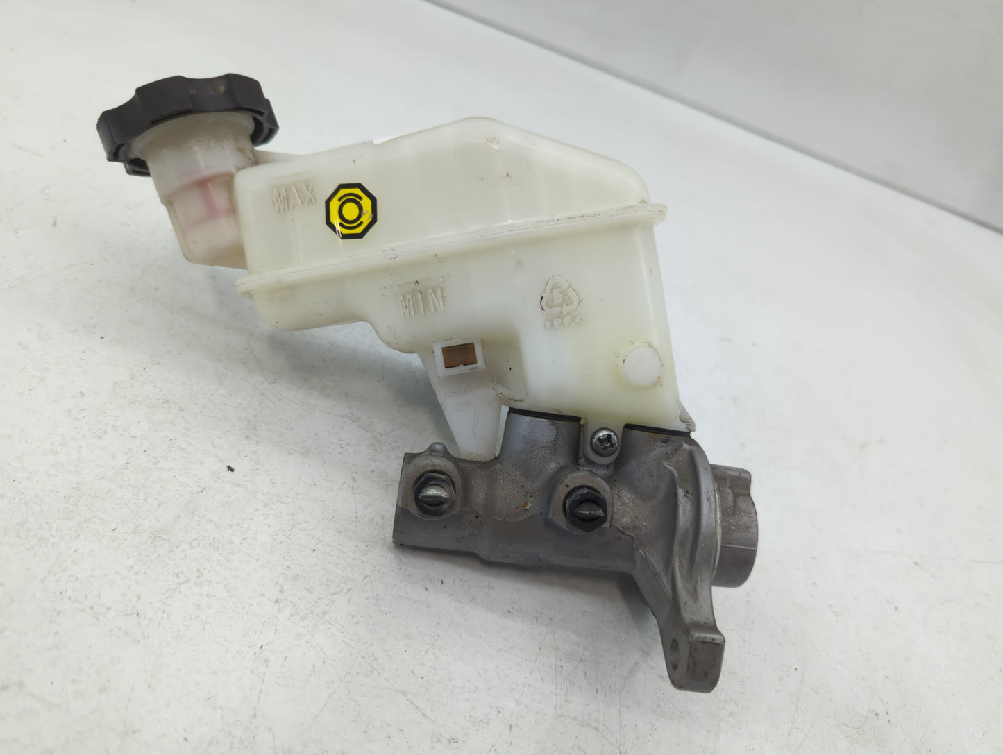 2011-2016 Hyundai Elantra Brake Master Cylinder - Oemusedautoparts1.com