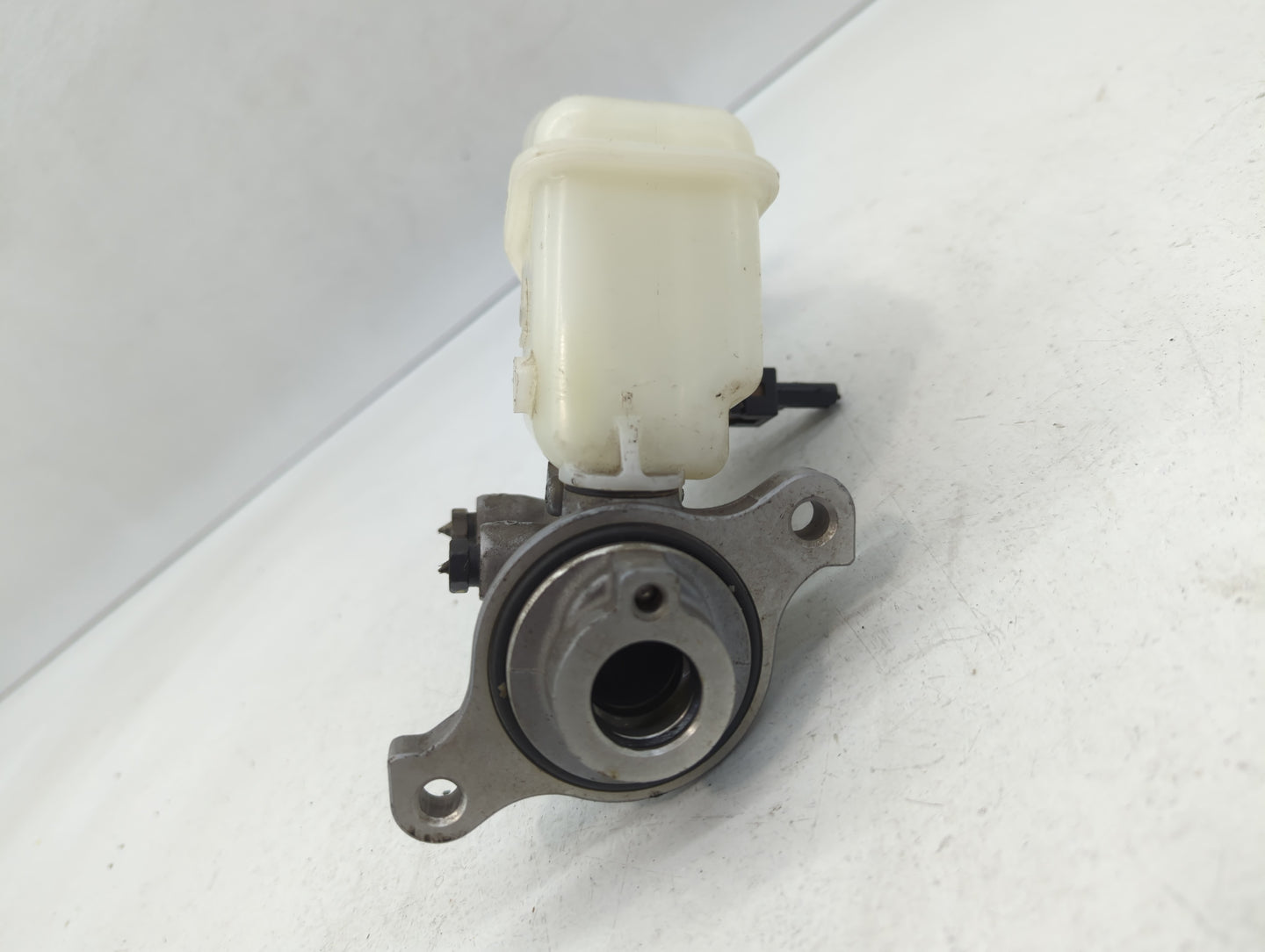 2011-2016 Hyundai Elantra Brake Master Cylinder - Oemusedautoparts1.com