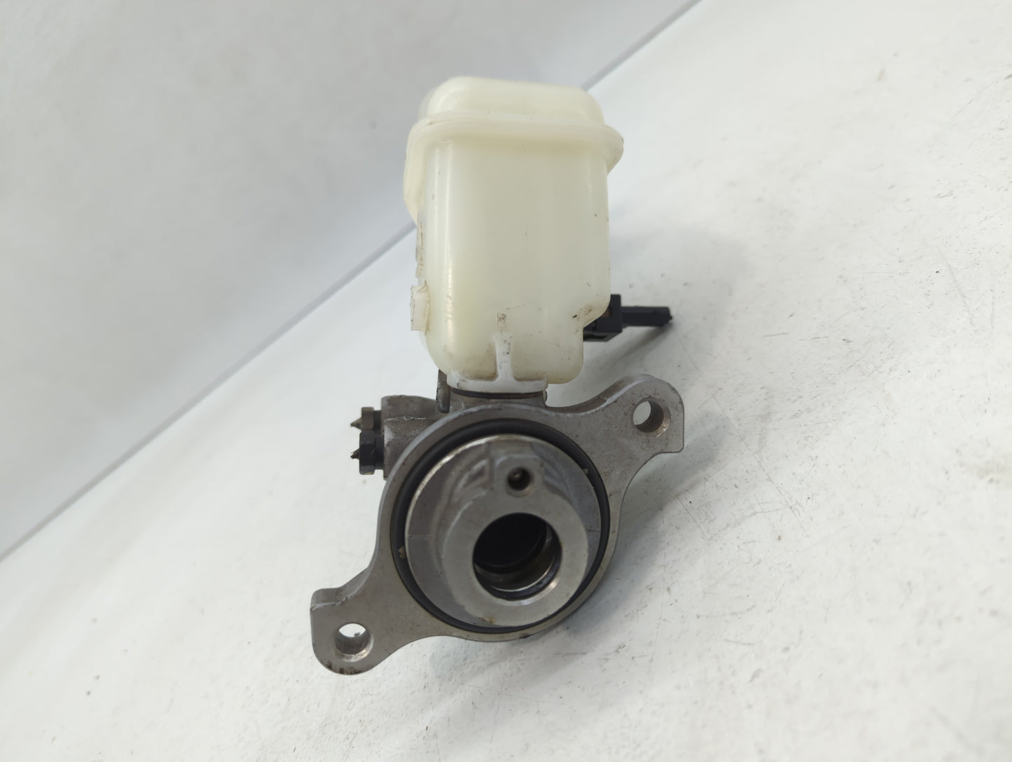 2011-2016 Hyundai Elantra Brake Master Cylinder - Oemusedautoparts1.com