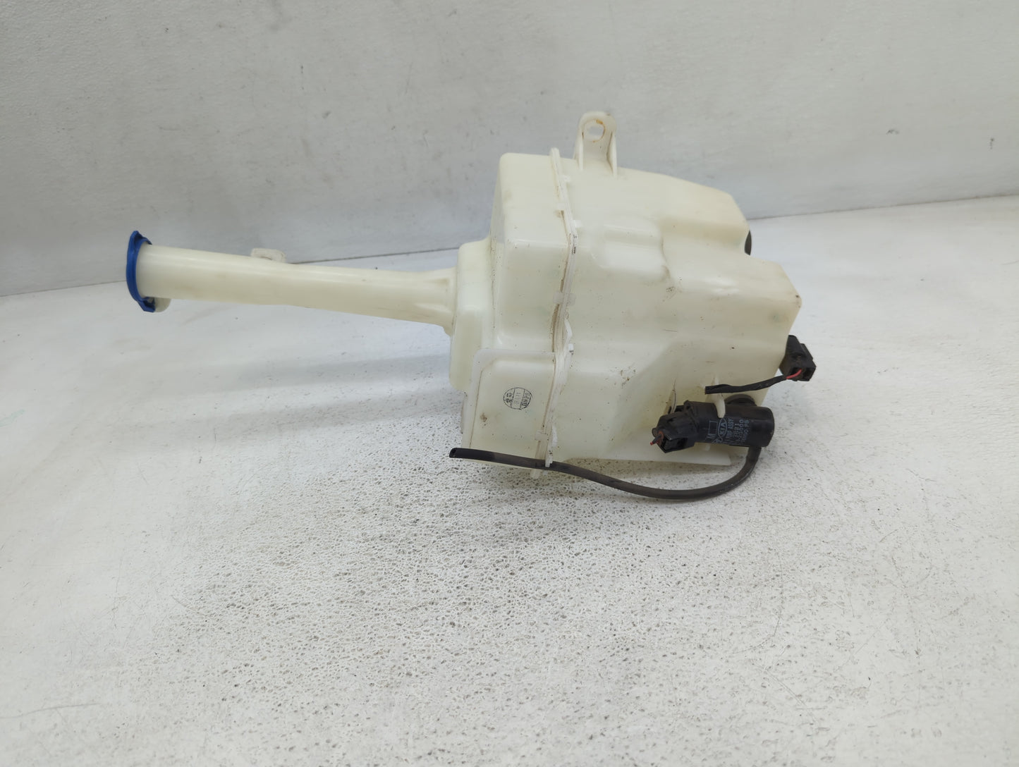 2011-2013 Hyundai Elantra Windshield Washer Fluid Reservoir Bottle Oem - Oemusedautoparts1.com