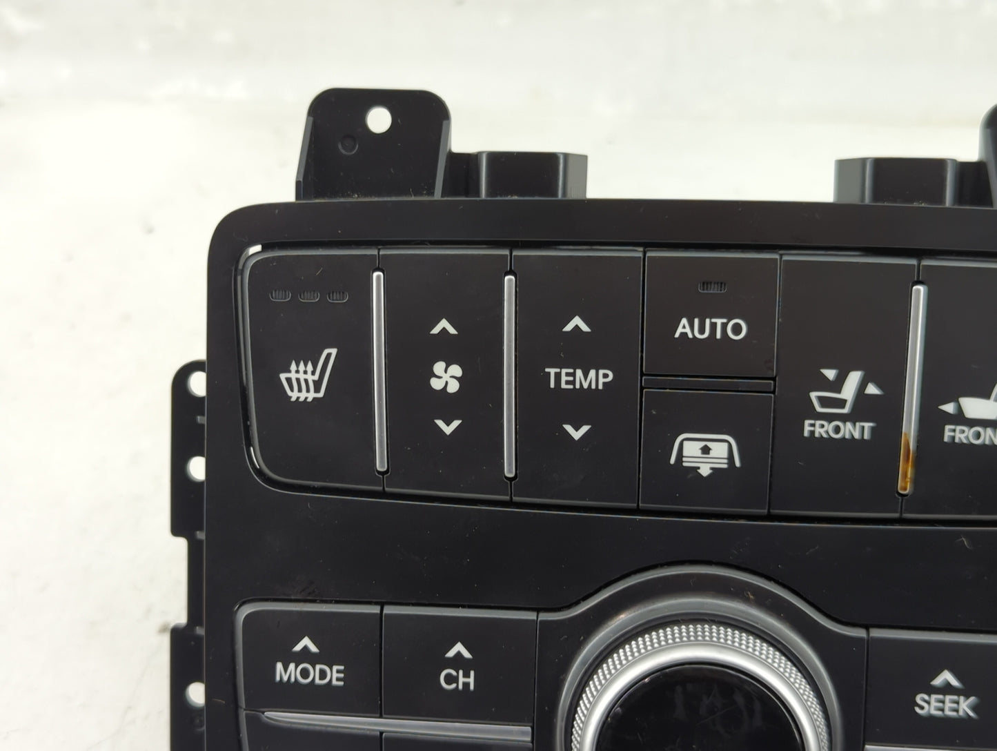 2011-2013 Hyundai Equus Radio Control Panel - Oemusedautoparts1.com