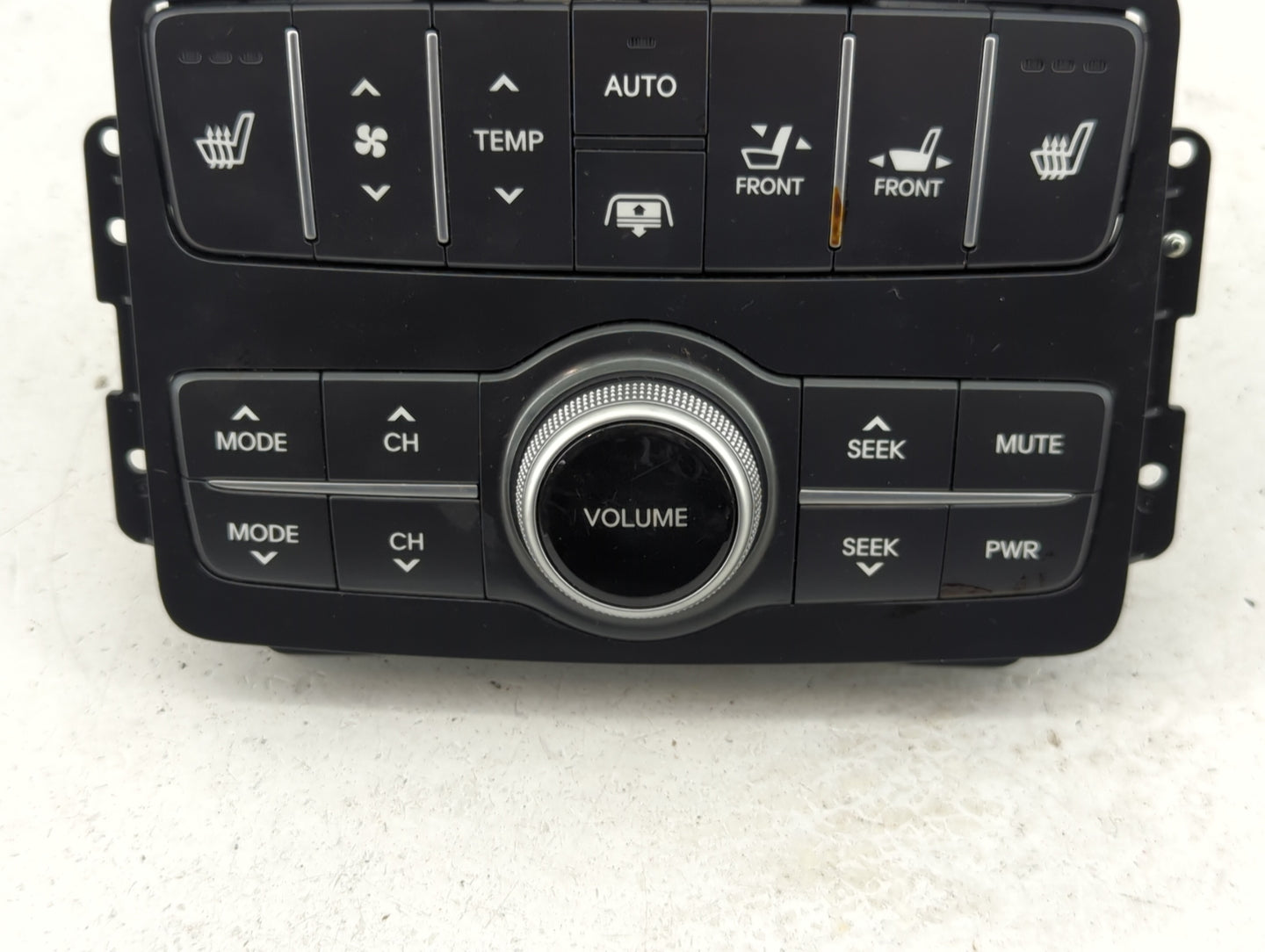 2011-2013 Hyundai Equus Radio Control Panel - Oemusedautoparts1.com