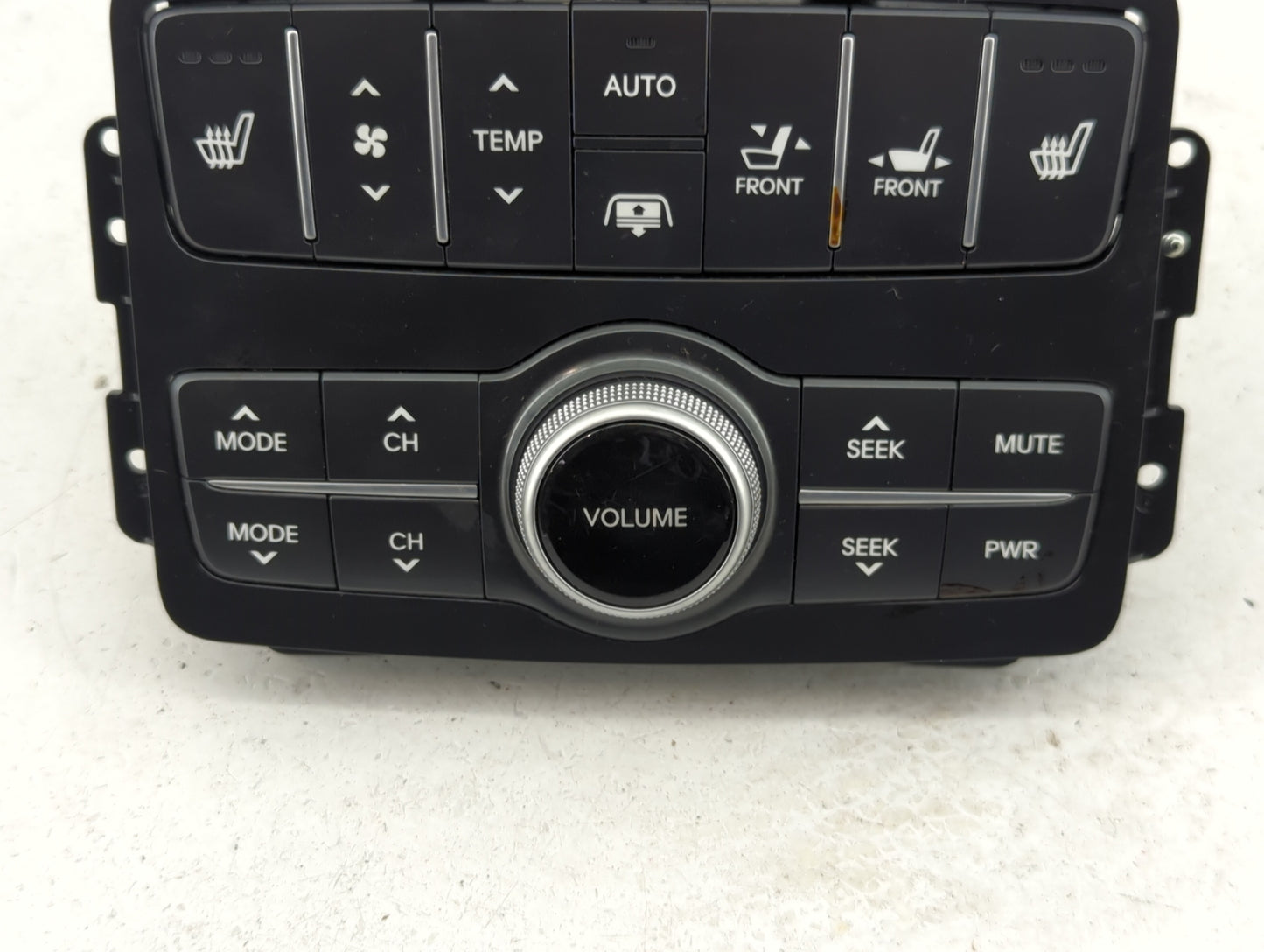 2011-2013 Hyundai Equus Radio Control Panel - Oemusedautoparts1.com