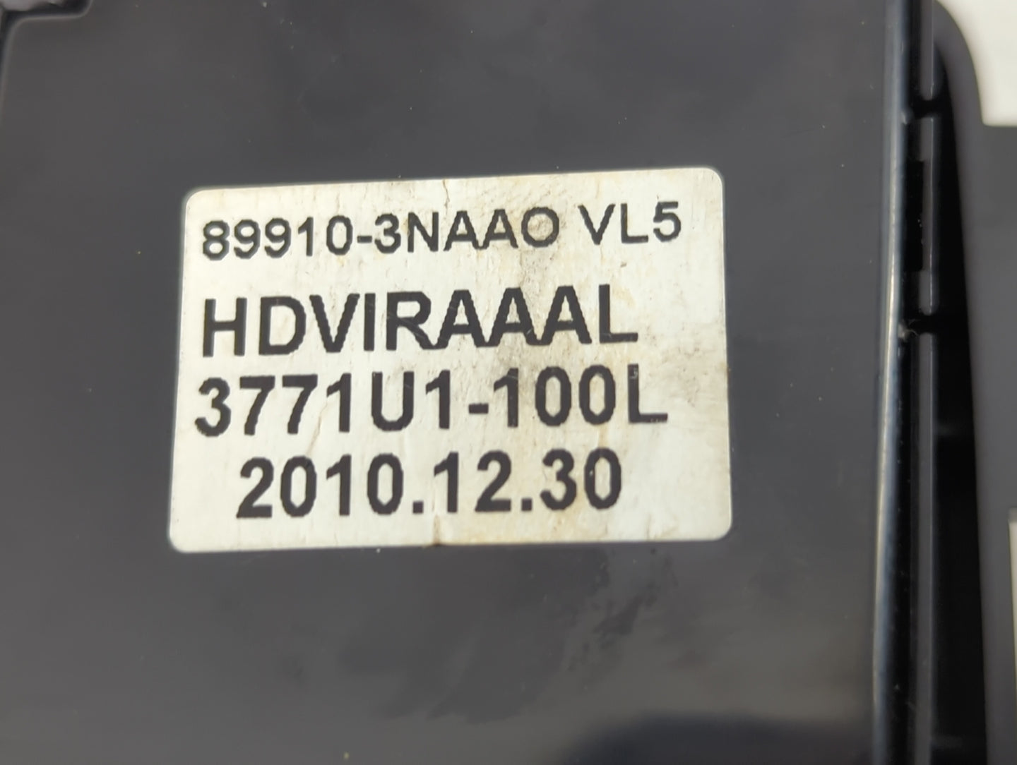 2011-2013 Hyundai Equus Radio Control Panel - Oemusedautoparts1.com