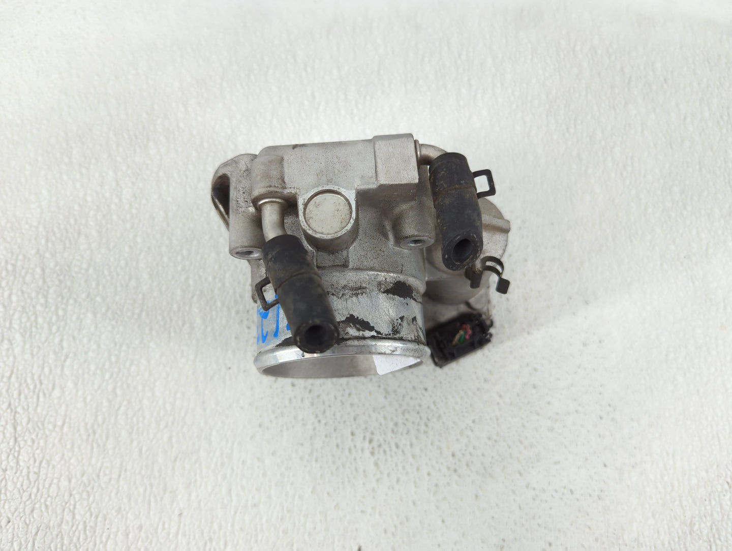 2009-2014 Hyundai Genesis Throttle Body P/N:35100-2C300 Fits Fits 2009 2010 2011 2012 2013 2014 OEM Used Auto Parts - Oemuse