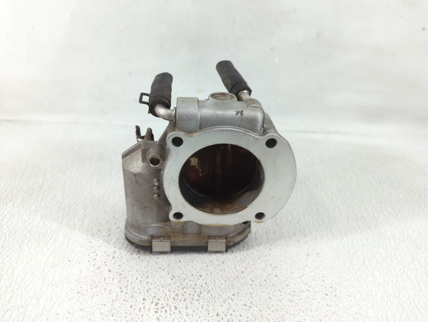 2009-2014 Hyundai Genesis Throttle Body P/N:35100-2C300 Fits Fits 2009 2010 2011 2012 2013 2014 OEM Used Auto Parts - Oemuse