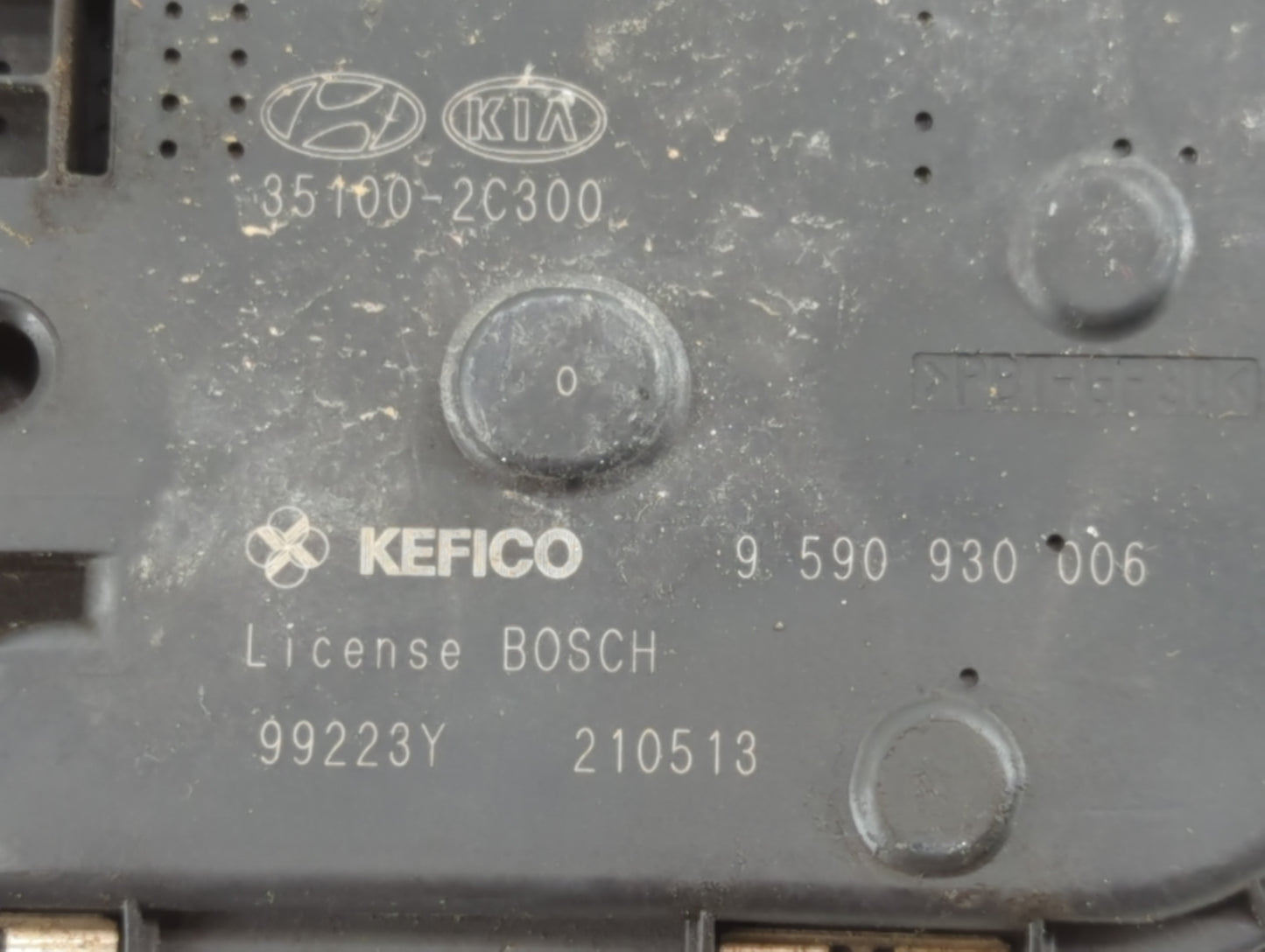 2009-2014 Hyundai Genesis Throttle Body P/N:35100-2C300 Fits Fits 2009 2010 2011 2012 2013 2014 OEM Used Auto Parts - Oemuse