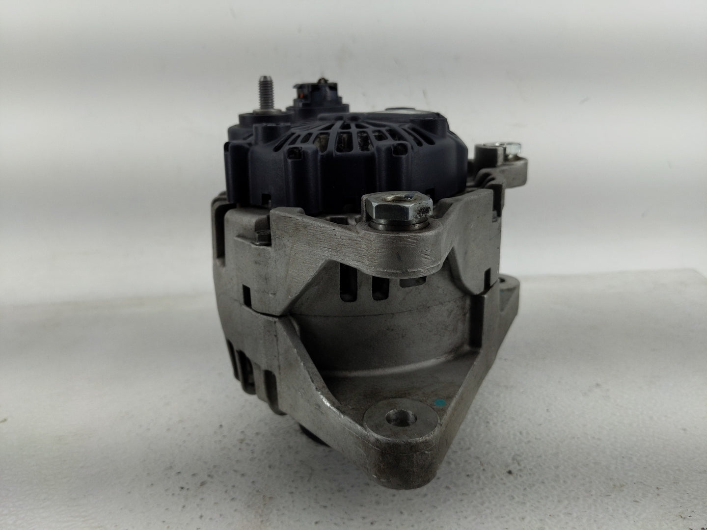 2009-2012 Hyundai Genesis Alternator Replacement Generator Charging Assembly Engine OEM P/N:37301-2C110 2606253 Fits OEM Use