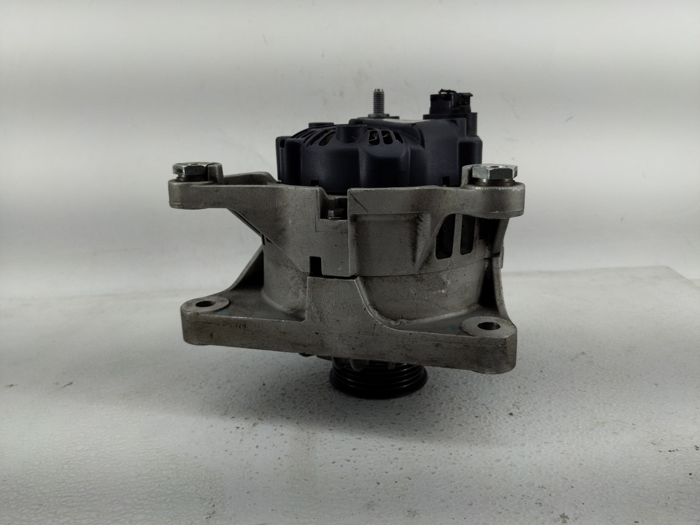 2009-2012 Hyundai Genesis Alternator Replacement Generator Charging Assembly Engine OEM P/N:37301-2C110 2606253 Fits OEM Use