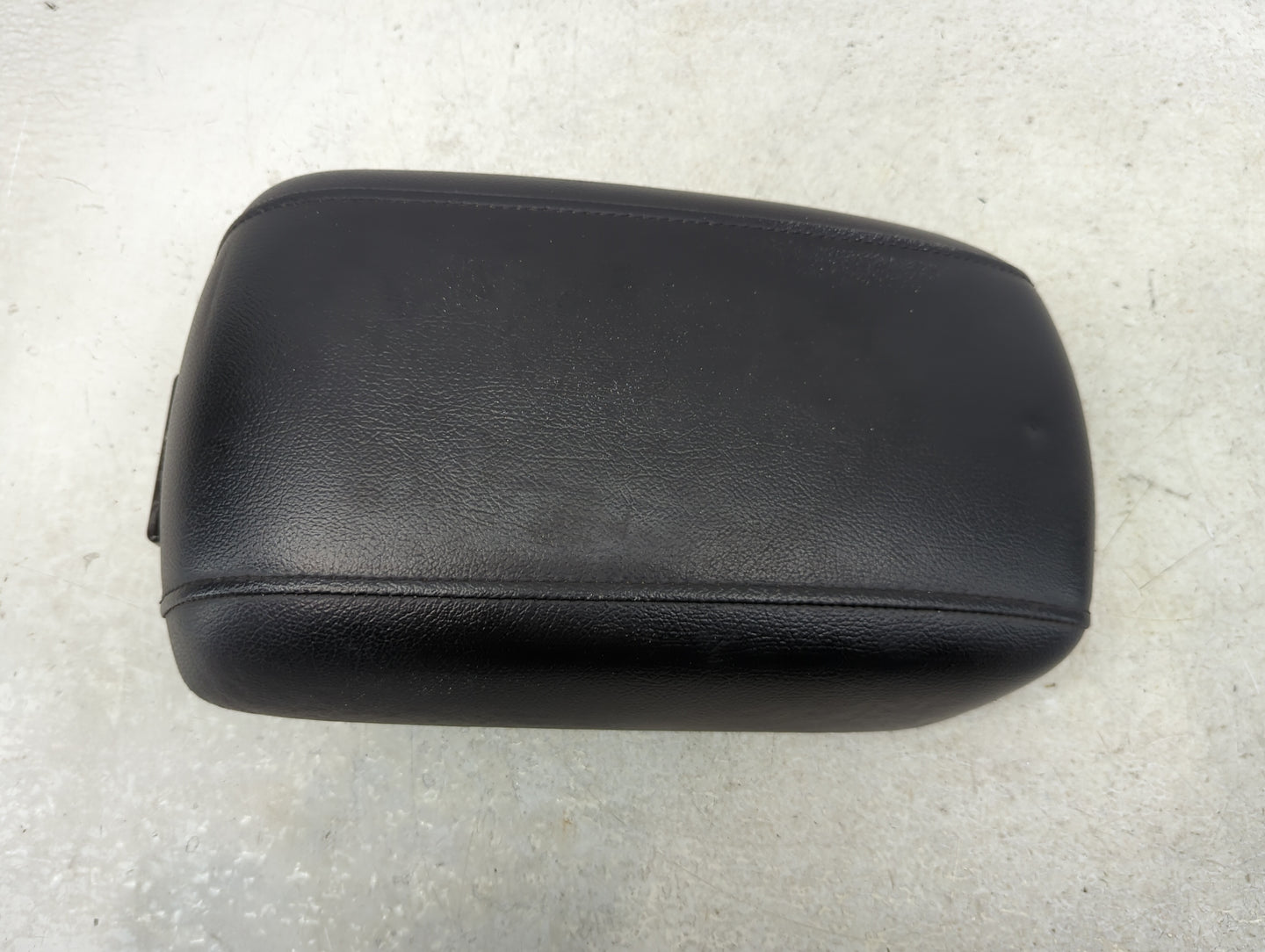 2011 Hyundai Genesis Center Console Armrest Cover Lid Fits OEM Used Auto Parts - Oemusedautoparts1.com