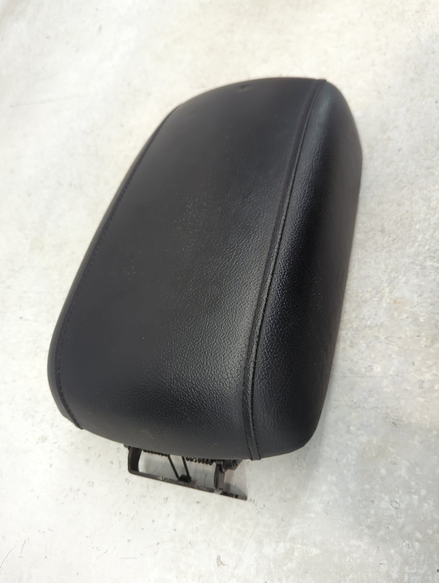 2011 Hyundai Genesis Center Console Armrest Cover Lid Fits OEM Used Auto Parts - Oemusedautoparts1.com