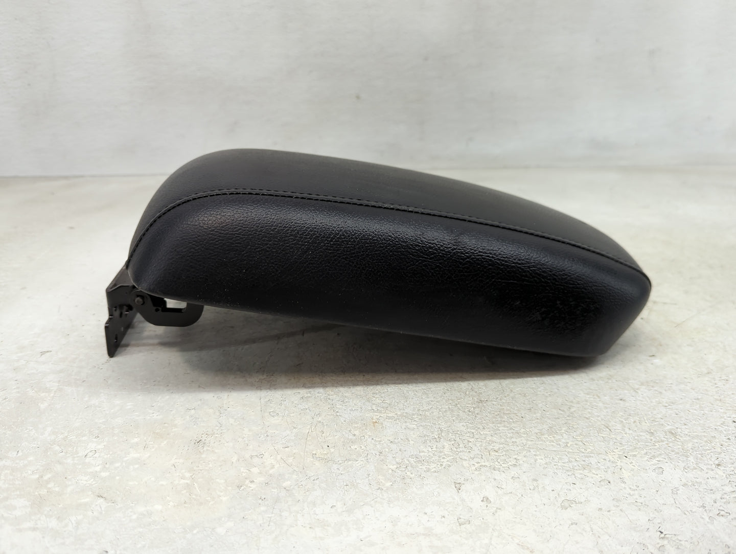 2011 Hyundai Genesis Center Console Armrest Cover Lid Fits OEM Used Auto Parts - Oemusedautoparts1.com