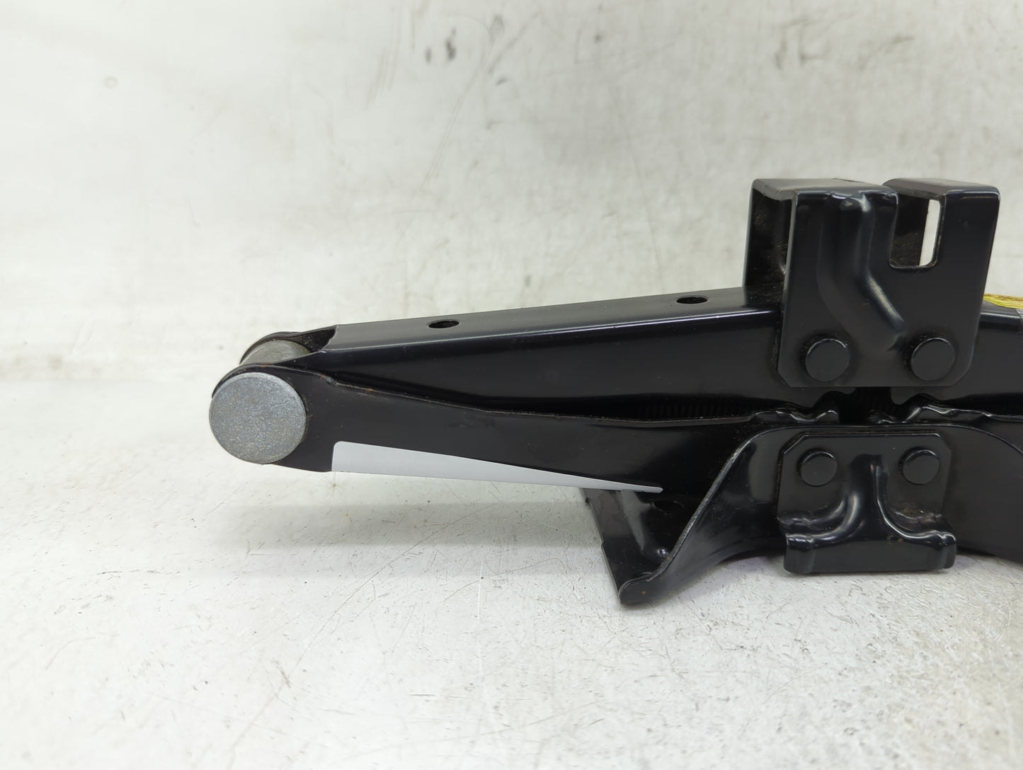2011 Hyundai Genesis Spare Scissor Car Jack - Oemusedautoparts1.com