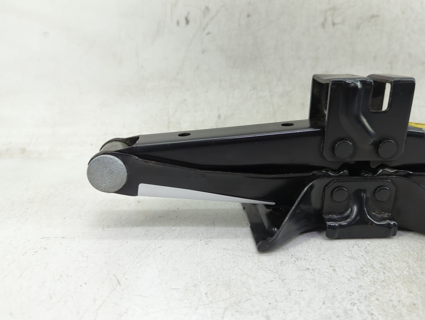 2011 Hyundai Genesis Spare Scissor Car Jack 1409899 - Oemusedautoparts1.com