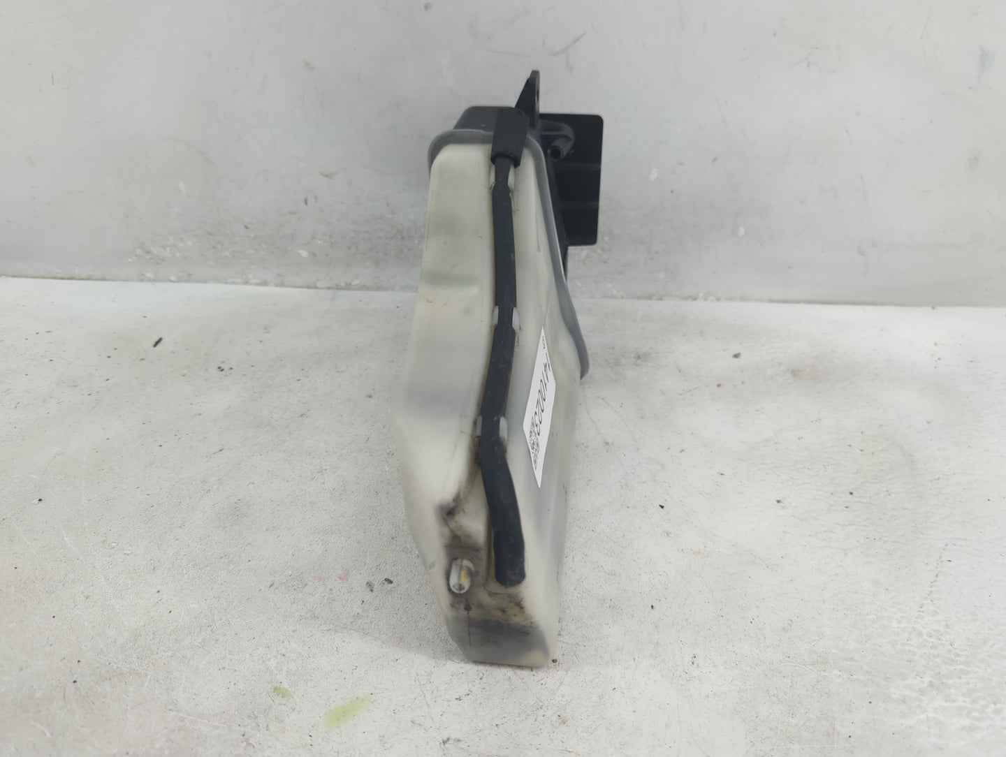 2009 Hyundai Genesis Radiator Coolant Overflow Expansion Tank Bottle - Oemusedautoparts1.com