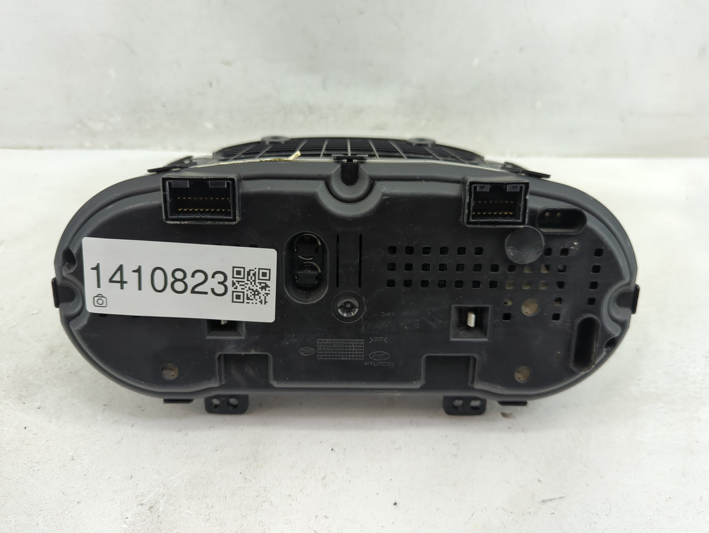 2011 Hyundai Genesis Instrument Cluster Speedometer Gauges P/N:94011-2M090 Fits OEM Used Auto Parts - Oemusedautoparts1.com