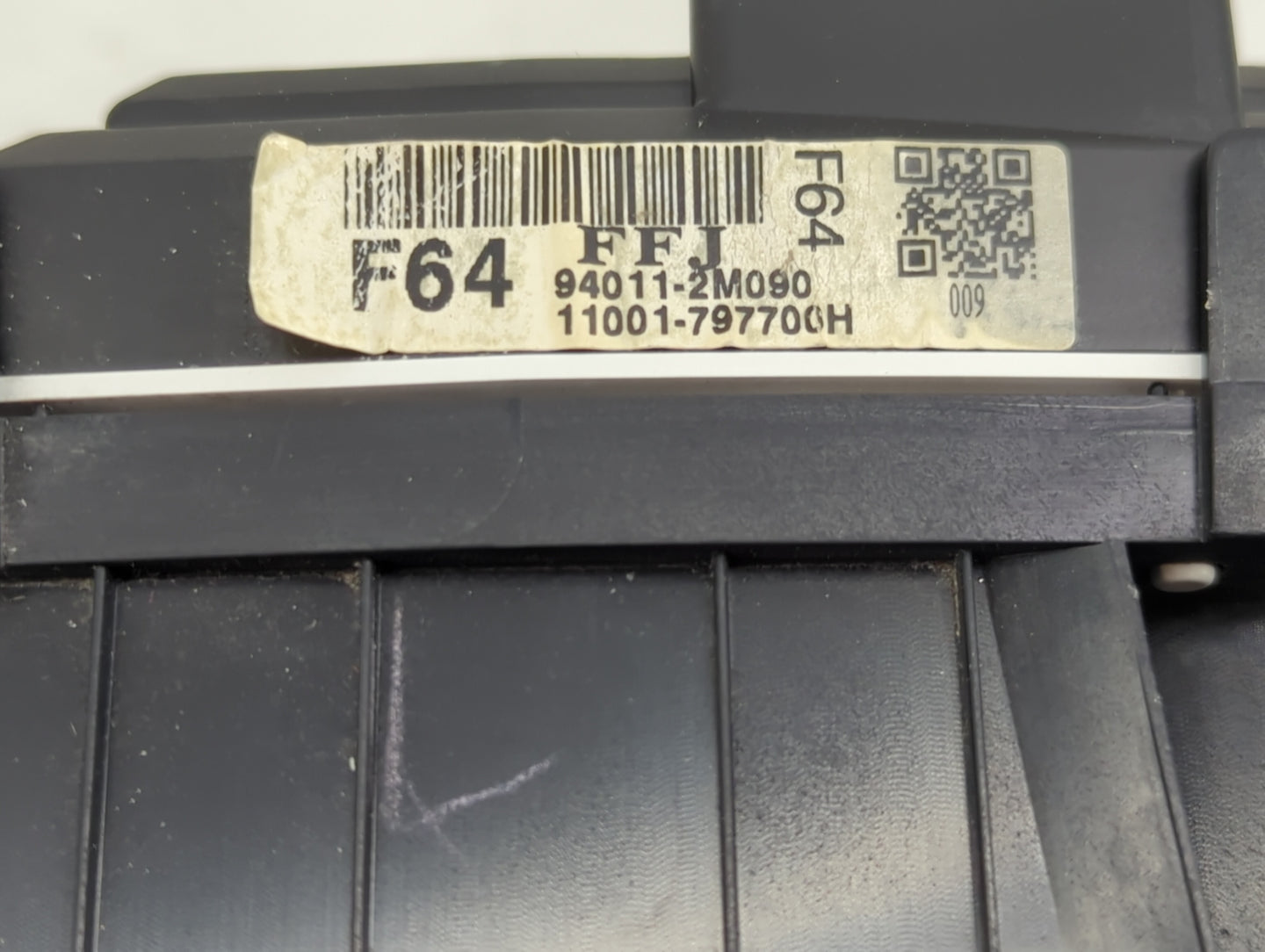 2011 Hyundai Genesis Instrument Cluster Speedometer Gauges P/N:94011-2M090 Fits OEM Used Auto Parts - Oemusedautoparts1.com