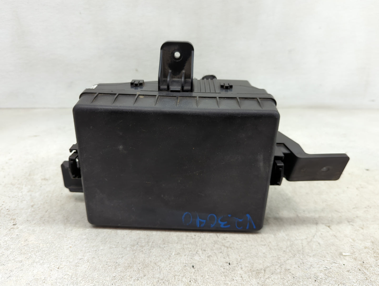 2009-2012 Hyundai Genesis Fusebox Fuse Box Panel Relay Module P/N:91950-2M211 Fits Fits 2009 2010 2011 2012 OEM Used Auto Pa