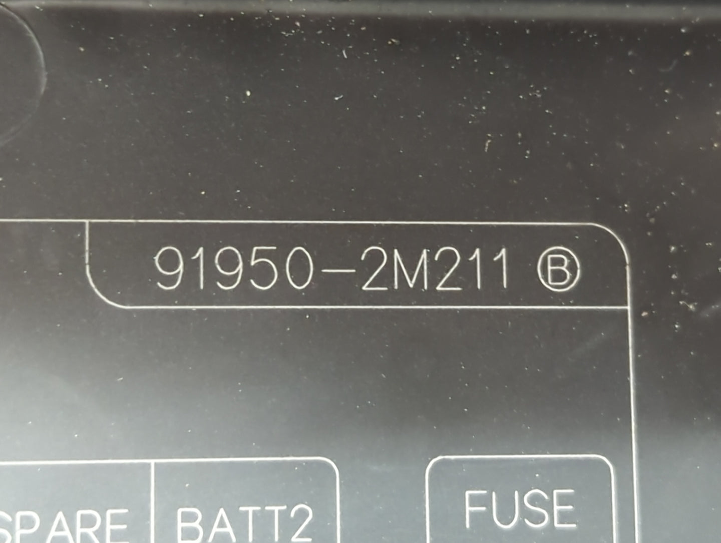 2009-2012 Hyundai Genesis Fusebox Fuse Box Panel Relay Module P/N:91950-2M211 Fits Fits 2009 2010 2011 2012 OEM Used Auto Pa