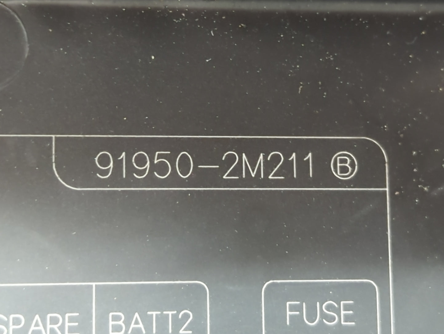 2009-2012 Hyundai Genesis Fusebox Fuse Box Panel Relay Module P/N:91950-2M211 Fits Fits 2009 2010 2011 2012 OEM Used Auto Pa