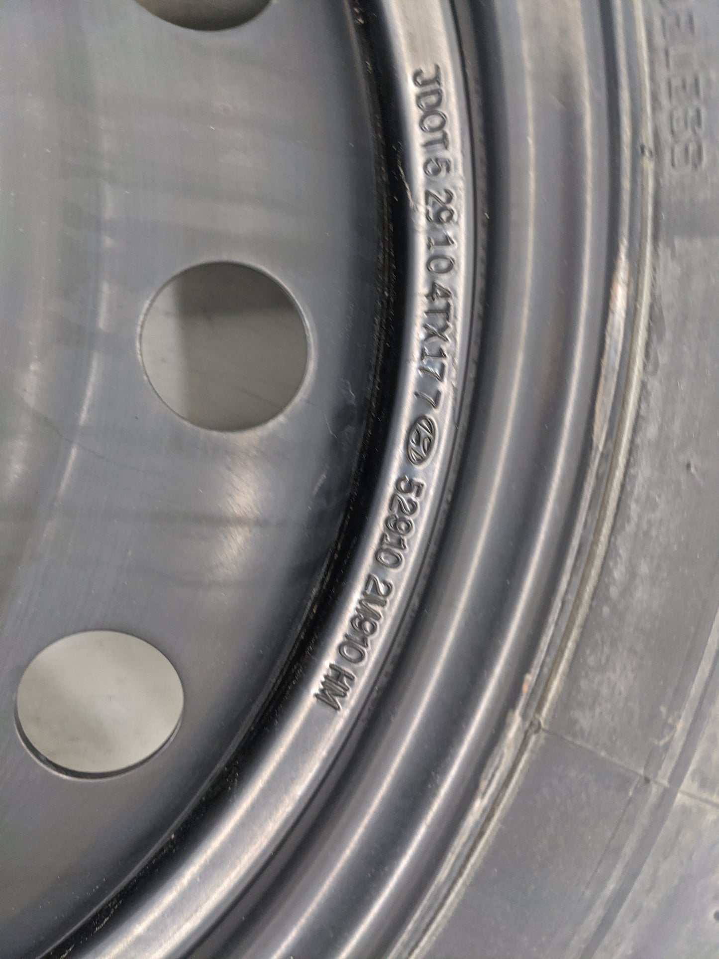 2009-2016 Hyundai Genesis Spare Donut Tire Wheel Rim Oem 1420871 - Oemusedautoparts1.com