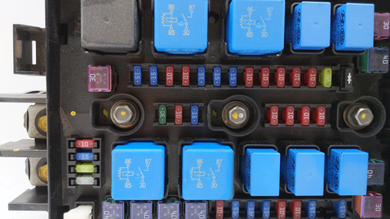 2009-2014 Hyundai Genesis Fusebox Fuse Box Panel Relay Module P/N:91950-3M170 91950-3M173 Fits OEM Used Auto Parts - Oemused