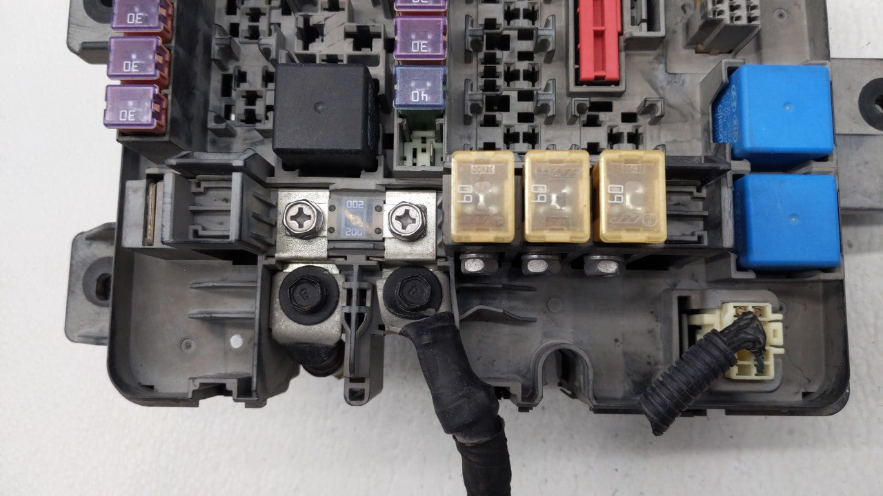 2009-2011 Hyundai Genesis Fusebox Fuse Box Panel Relay Module Fits Fits 2009 2010 2011 OEM Used Auto Parts - Oemusedautopart