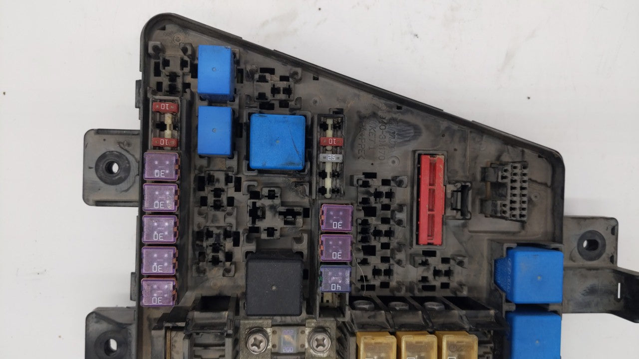2009-2011 Hyundai Genesis Fusebox Fuse Box Panel Relay Module P/N:91290 3M102 Fits Fits 2009 2010 2011 OEM Used Auto Parts -