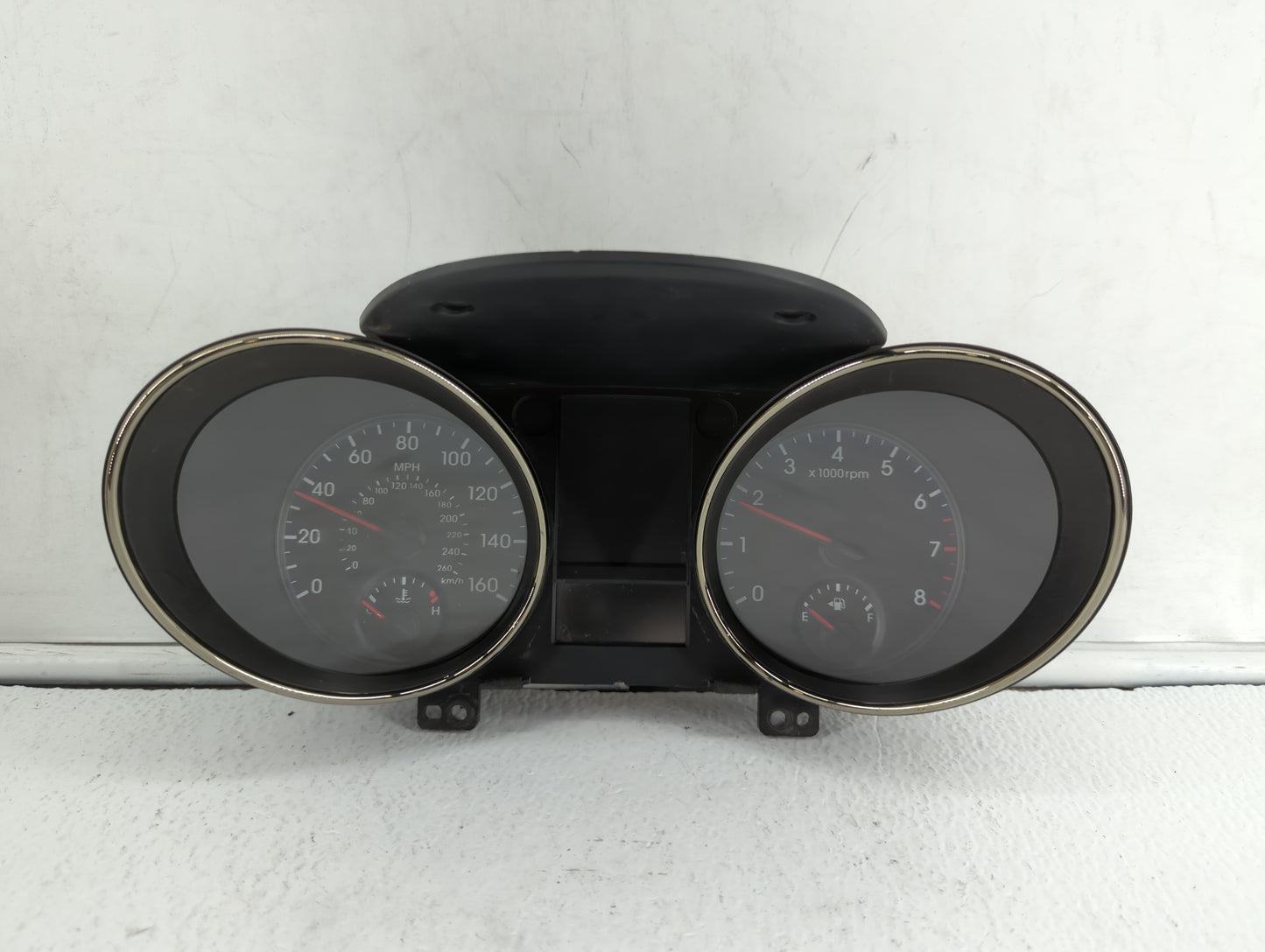 2011-2012 Hyundai Genesis Instrument Cluster Speedometer Gauges P/N:940112M570 Fits Fits 2011 2012 OEM Used Auto Parts - Oem