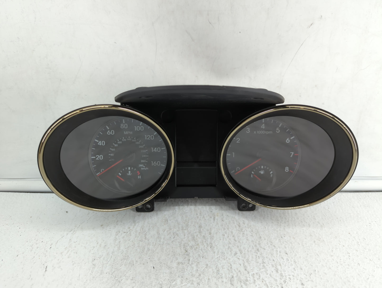 2011-2012 Hyundai Genesis Instrument Cluster Speedometer Gauges P/N:94011-2M650 Fits Fits 2011 2012 OEM Used Auto Parts - Oe