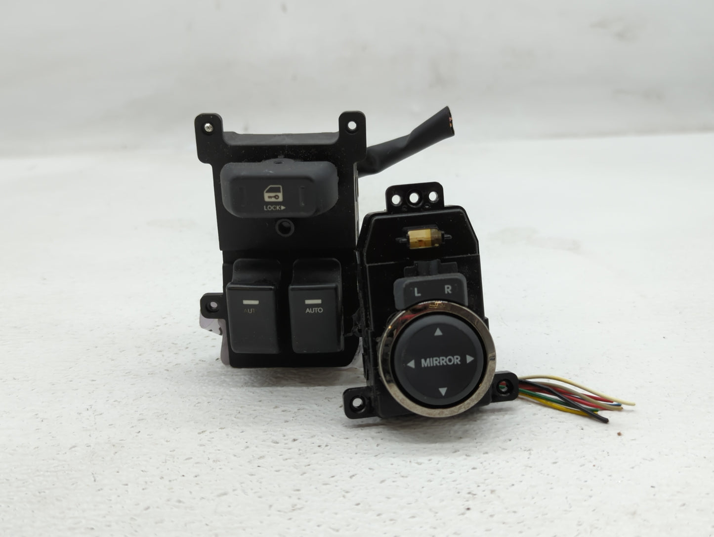 2011-2012 Hyundai Genesis Master Power Window Switch Replacement Driver Side Left P/N:202008375 Fits Fits 2011 2012 OEM Used