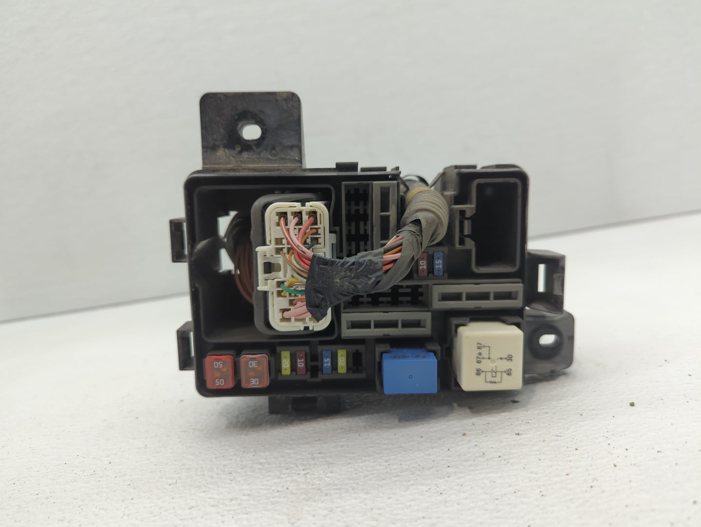 2011 Hyundai Genesis Fusebox Fuse Box Panel Relay Module P/N:91410-2M090 Fits OEM Used Auto Parts - Oemusedautoparts1.com