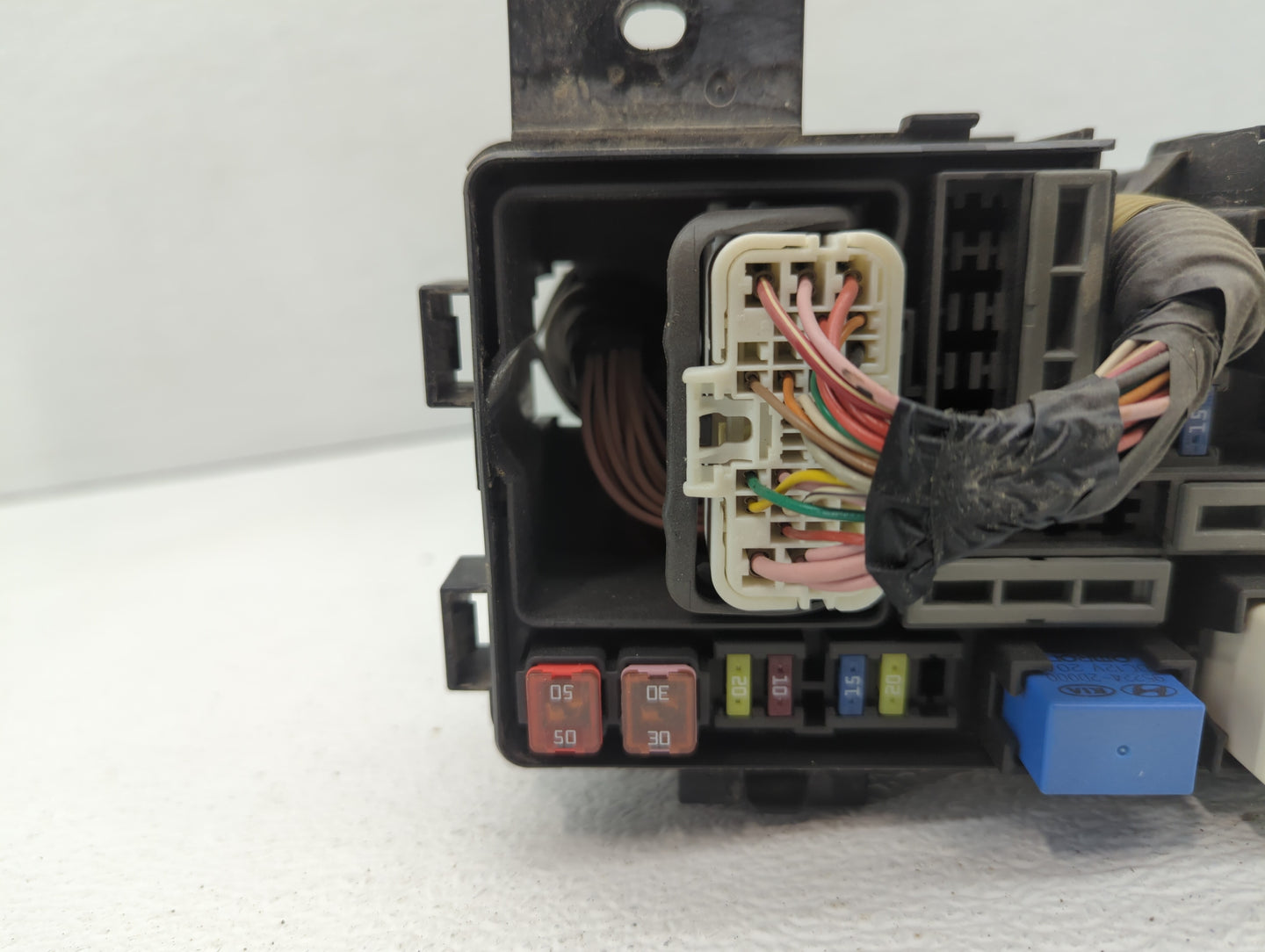 2011 Hyundai Genesis Fusebox Fuse Box Panel Relay Module P/N:91410-2M090 Fits OEM Used Auto Parts - Oemusedautoparts1.com