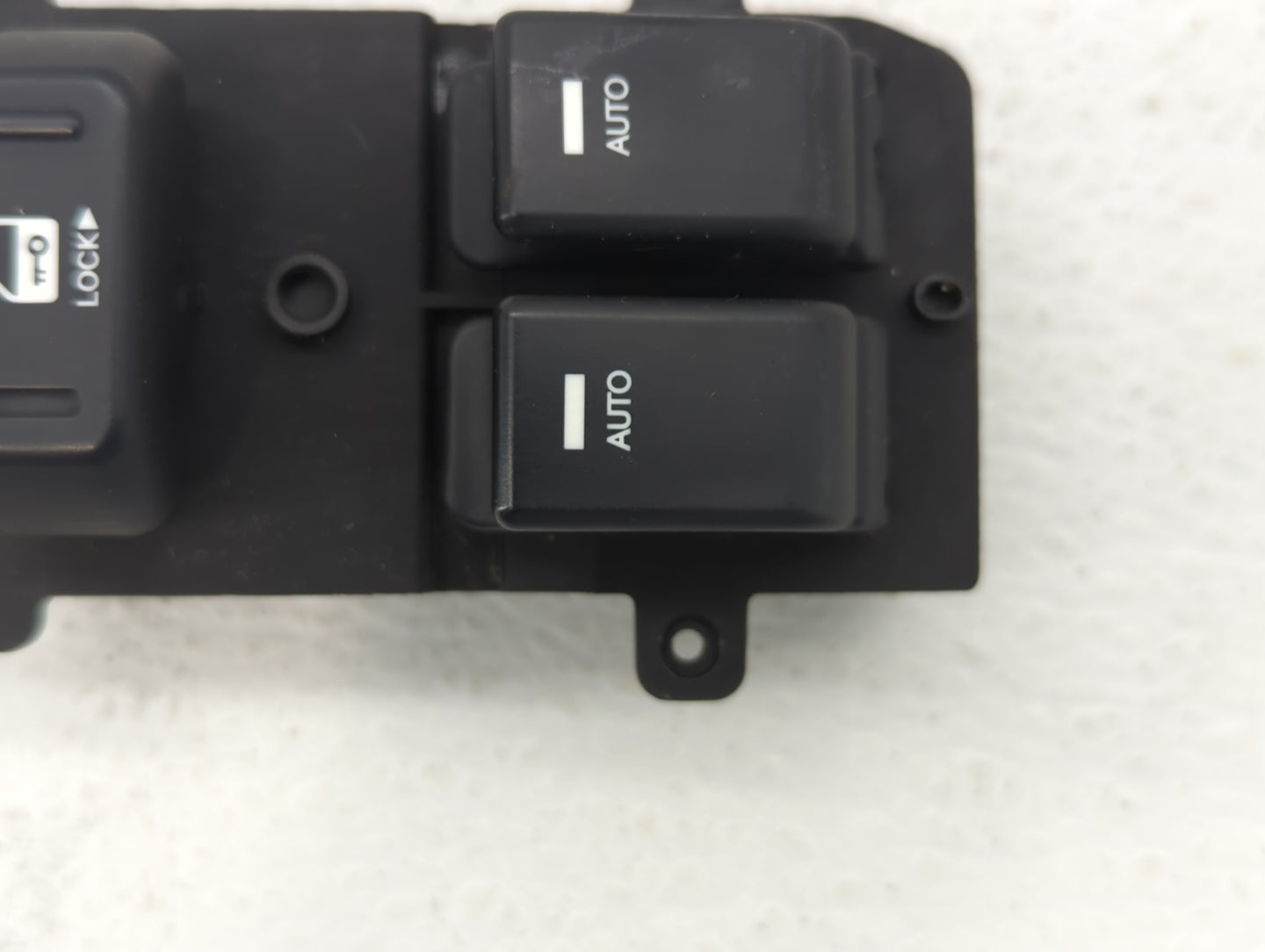 2011-2012 Hyundai Genesis Master Power Window Switch Replacement Driver Side Left P/N:202008375 Fits Fits 2011 2012 OEM Used