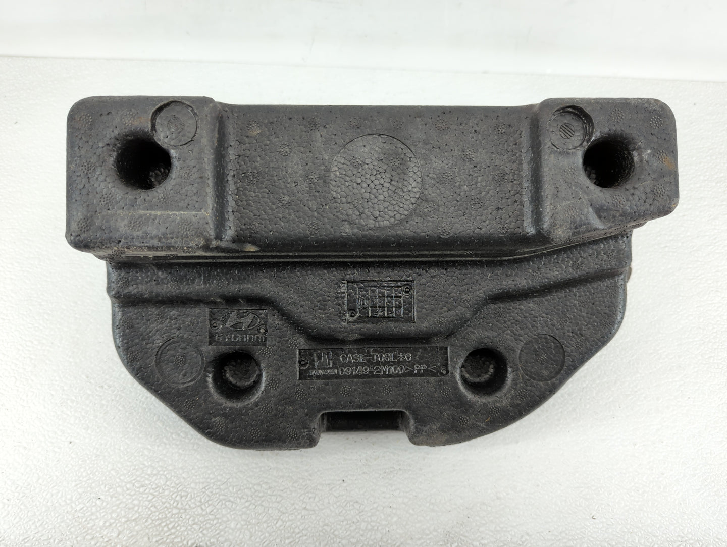 2011 Hyundai Genesis Spare Scissor Car Jack 513572 - Oemusedautoparts1.com
