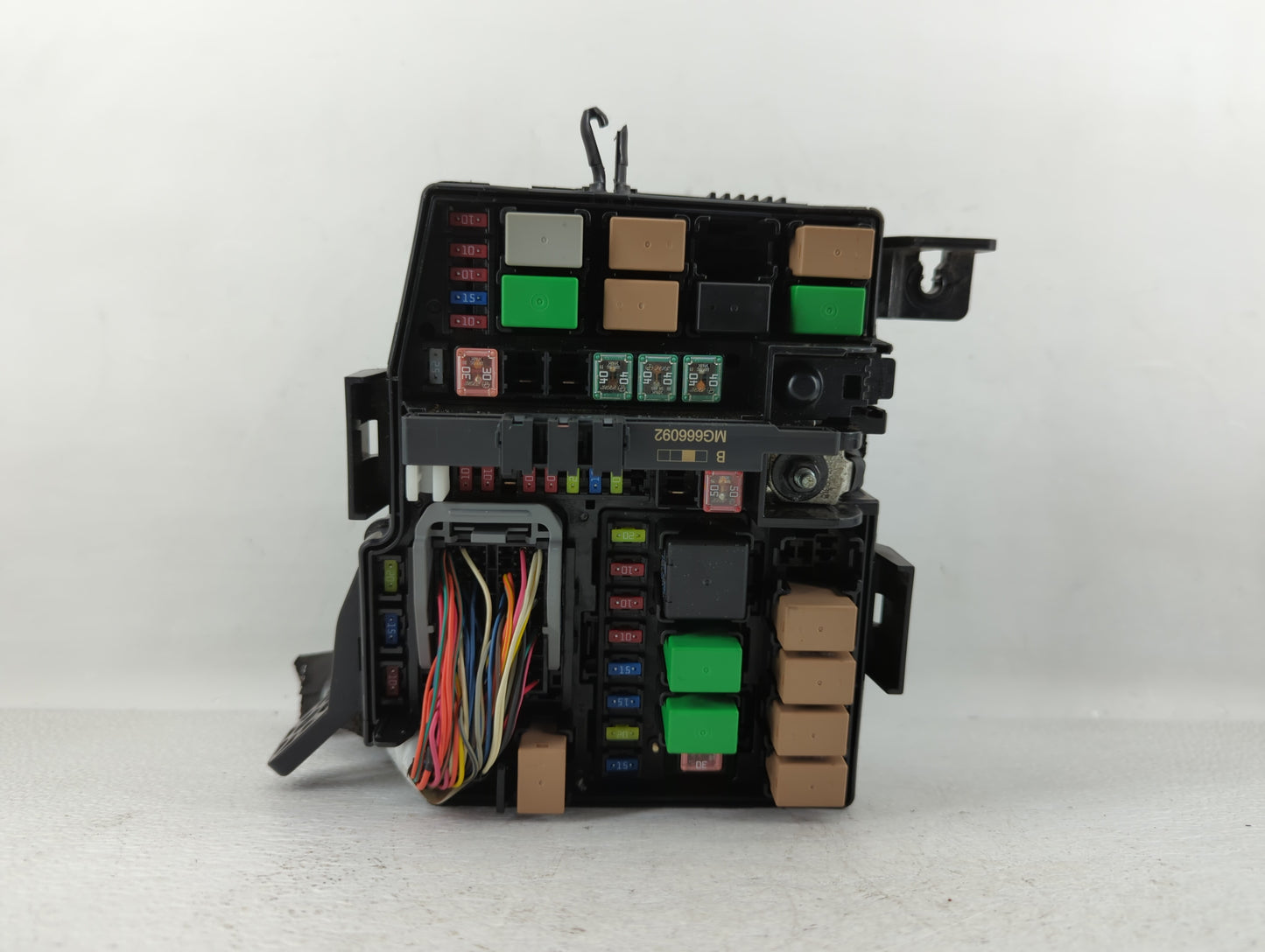 2009-2012 Hyundai Genesis Fusebox Fuse Box Panel Relay Module P/N:91205-2M445 Fits Fits 2009 2010 2011 2012 OEM Used Auto Pa