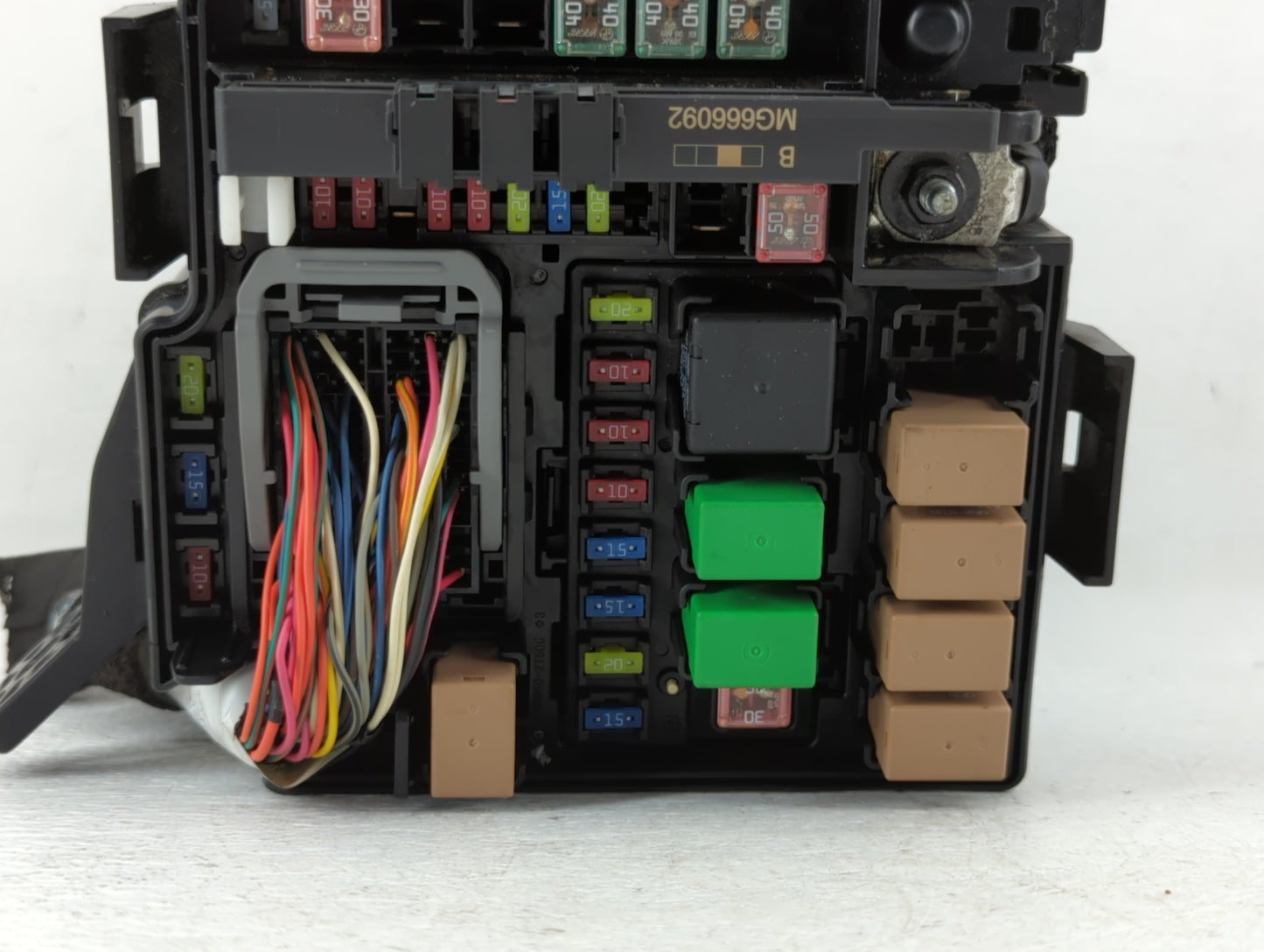 2009-2012 Hyundai Genesis Fusebox Fuse Box Panel Relay Module P/N:91205-2M445 Fits Fits 2009 2010 2011 2012 OEM Used Auto Pa