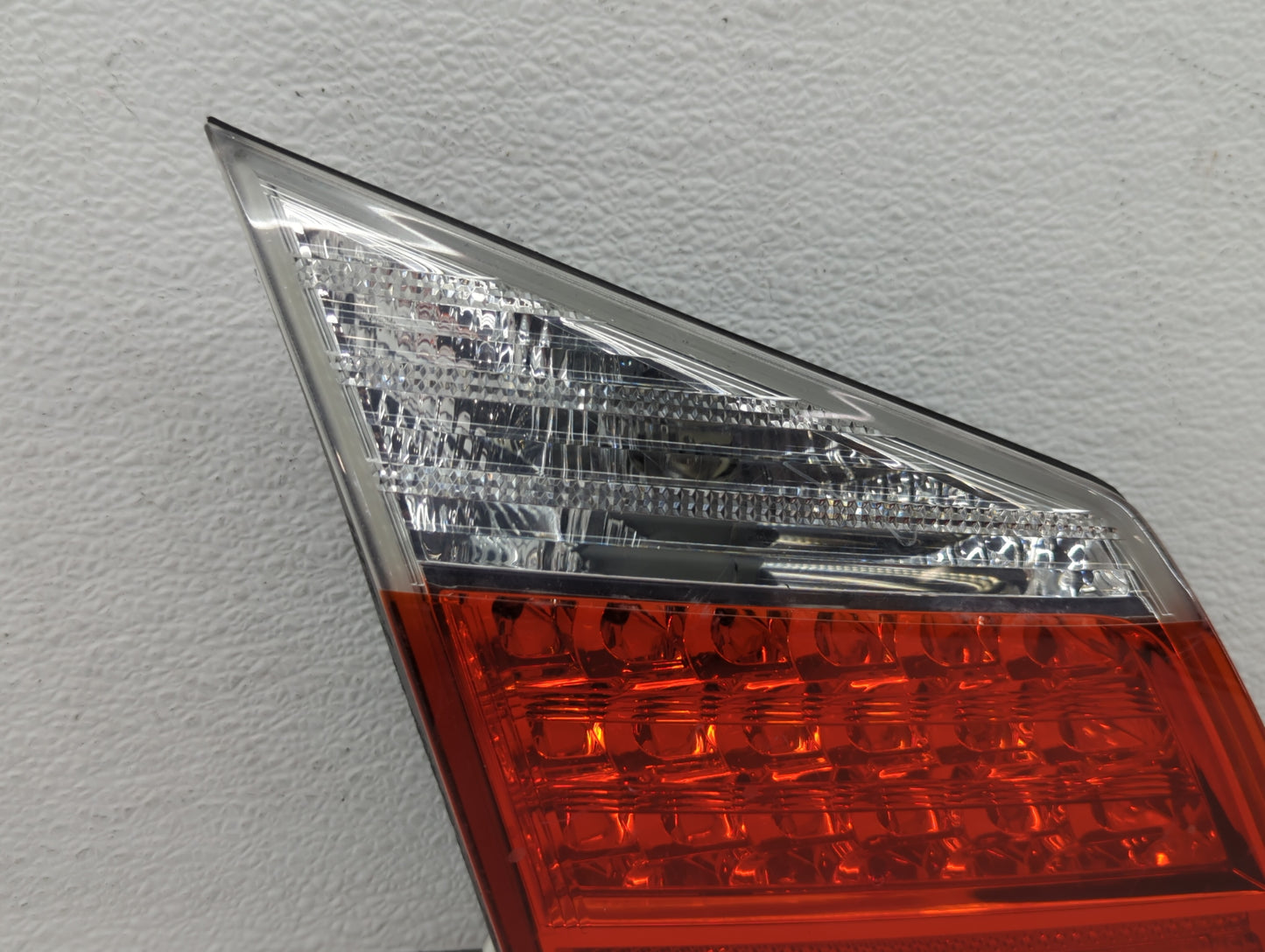 2009-2011 Hyundai Genesis Tail Light Assembly Driver Left OEM P/N:92403-3M0 Fits Fits 2009 2010 2011 OEM Used Auto Parts - O