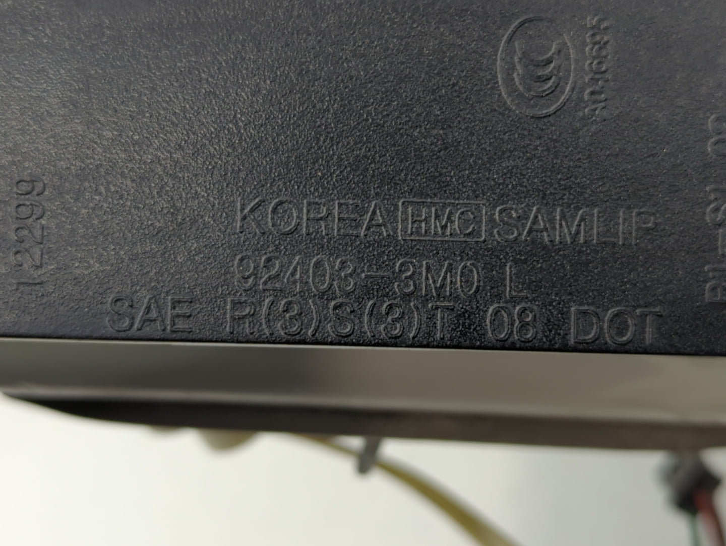 2009-2011 Hyundai Genesis Tail Light Assembly Driver Left OEM P/N:92403-3M0 Fits Fits 2009 2010 2011 OEM Used Auto Parts - O