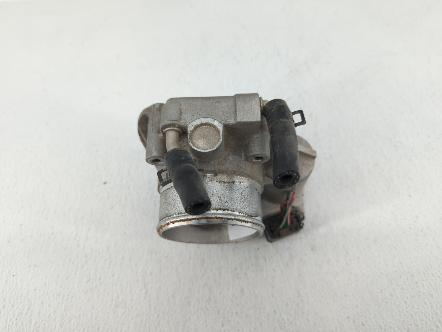 2009-2014 Hyundai Genesis Throttle Body P/N:35100-2C300 Fits Fits 2009 2010 2011 2012 2013 2014 OEM Used Auto Parts - Oemuse