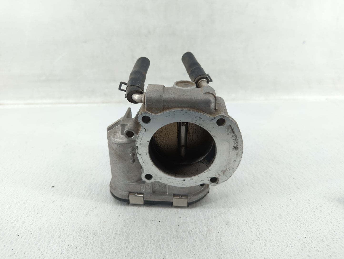 2009-2014 Hyundai Genesis Throttle Body P/N:35100-2C300 Fits Fits 2009 2010 2011 2012 2013 2014 OEM Used Auto Parts - Oemuse