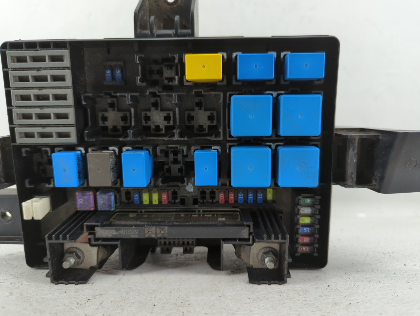 2009-2012 Hyundai Genesis Fusebox Fuse Box Panel Relay Module P/N:91207-2M205 Fits Fits 2009 2010 2011 2012 OEM Used Auto Pa