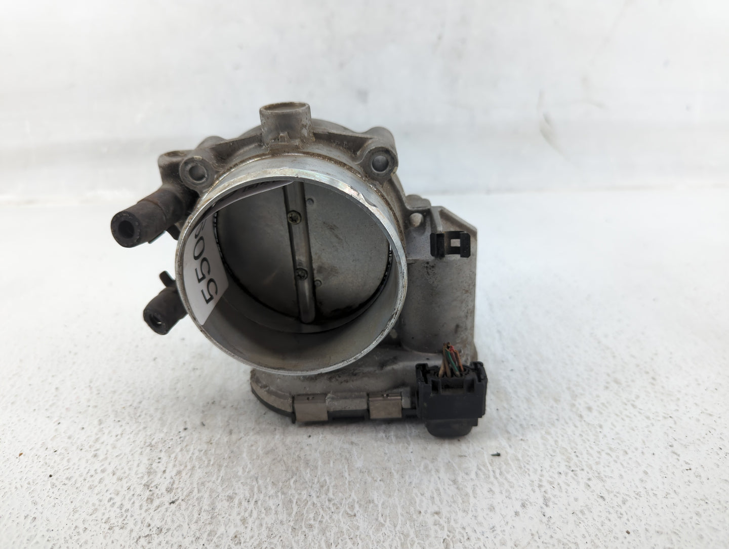 2010-2012 Hyundai Genesis Throttle Body P/N:35100-3F050 Fits Fits 2010 2011 2012 OEM Used Auto Parts - Oemusedautoparts1.com