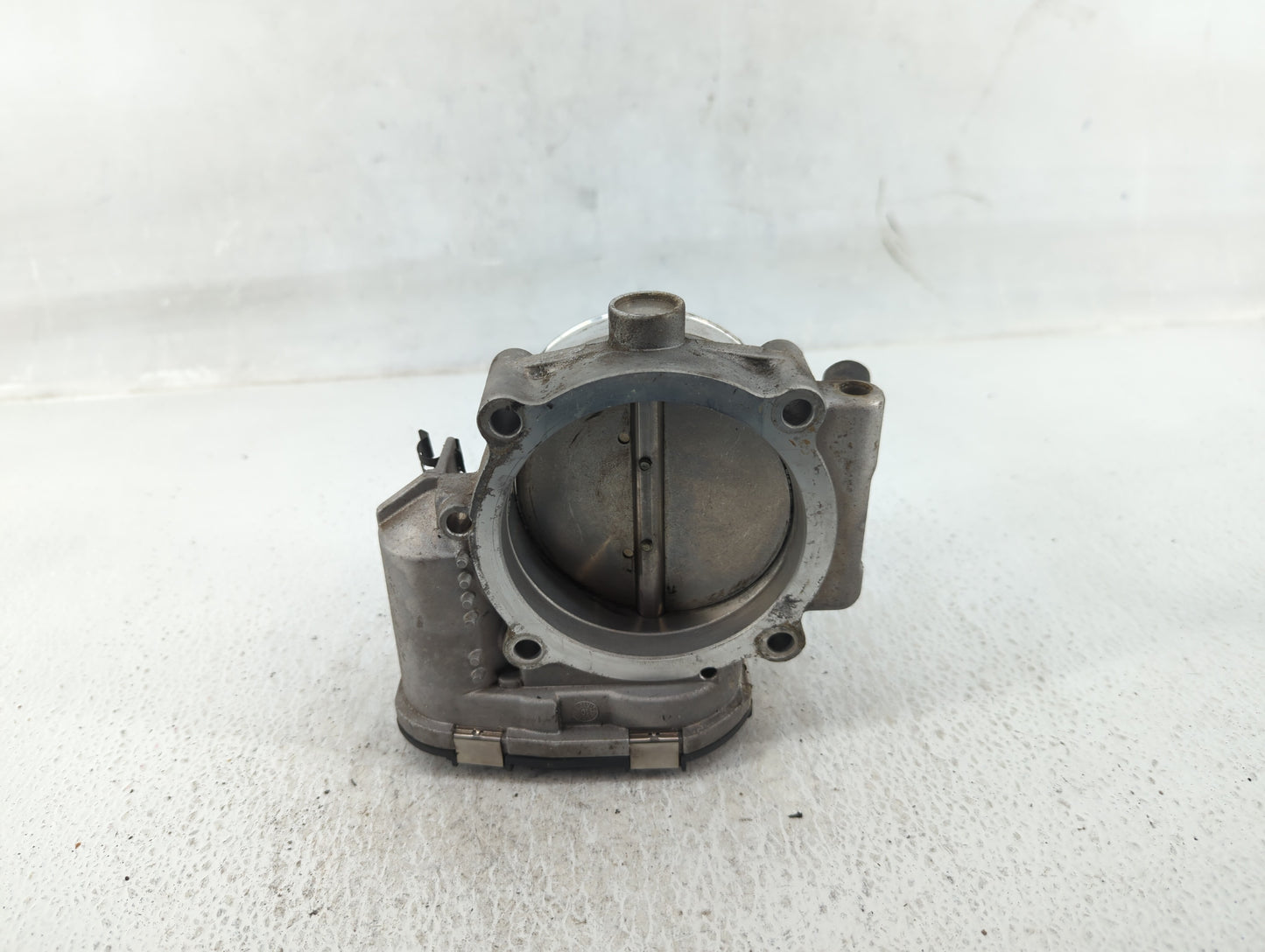 2010-2012 Hyundai Genesis Throttle Body P/N:35100-3F050 Fits Fits 2010 2011 2012 OEM Used Auto Parts - Oemusedautoparts1.com
