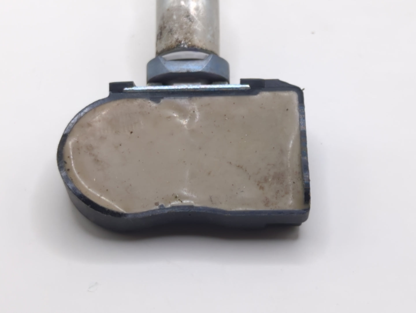 2011 Hyundai Genesis Tire Pressure Monitoring System Sensor Tpms - Oemusedautoparts1.com