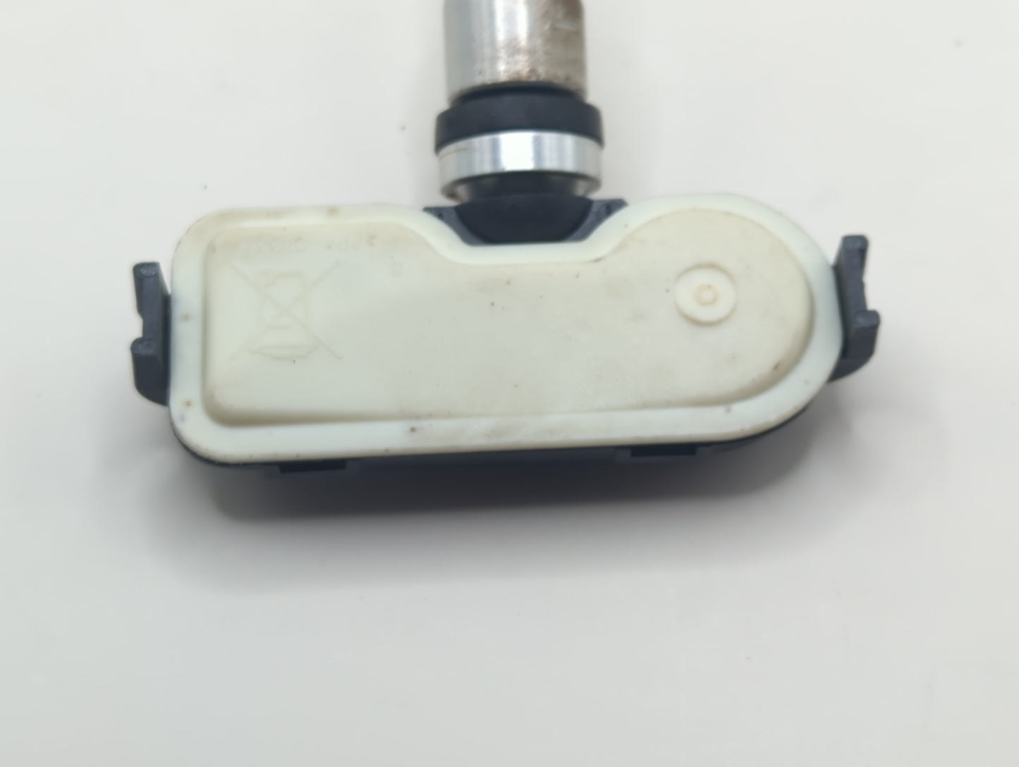 2011 Hyundai Genesis Tire Pressure Monitoring System Sensor Tpms - Oemusedautoparts1.com