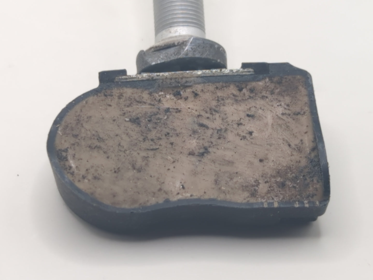 2011 Hyundai Genesis Tire Pressure Monitoring System Sensor Tpms - Oemusedautoparts1.com