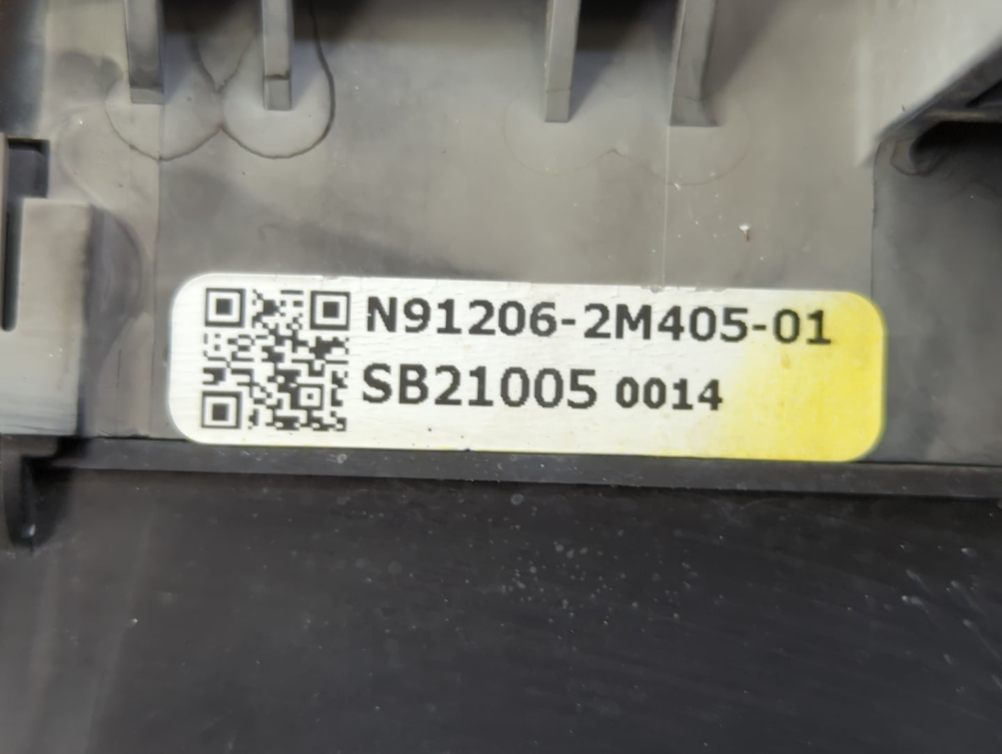 2009-2012 Hyundai Genesis Fusebox Fuse Box Panel Relay Module P/N:SB21005 0014 N91206-2M405-01 Fits Fits 2009 2010 2011 2012
