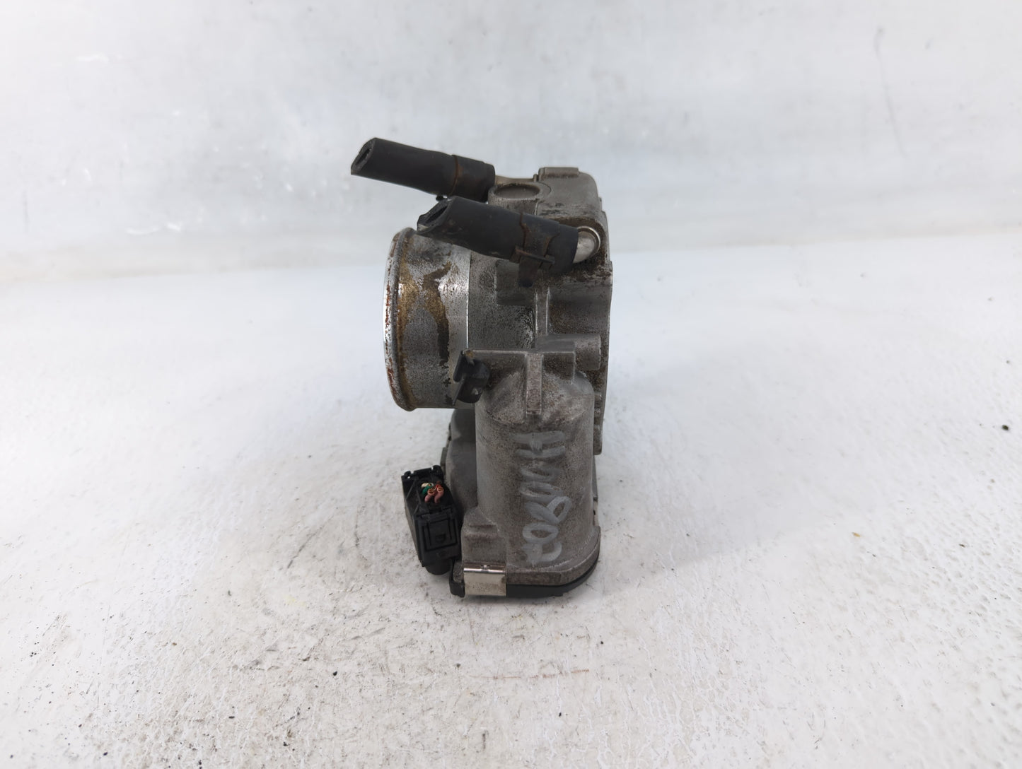 2009-2014 Hyundai Genesis Throttle Body P/N:35100-2C300 Fits Fits 2009 2010 2011 2012 2013 2014 OEM Used Auto Parts - Oemuse