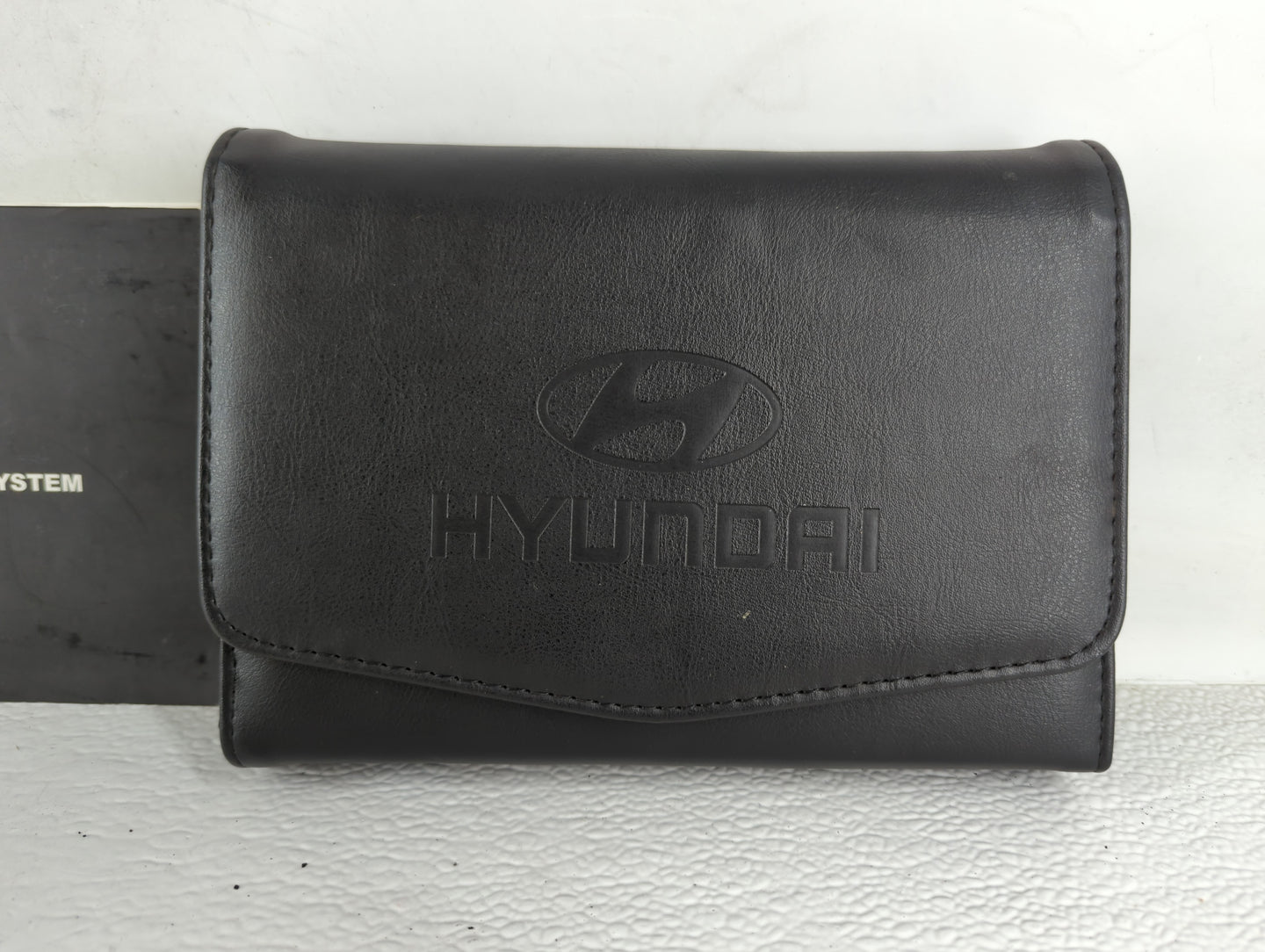 2011 Hyundai Genesis Owners Manual Book Guide P/N:A3M0-EU09E OEM Used Auto Parts - Oemusedautoparts1.com